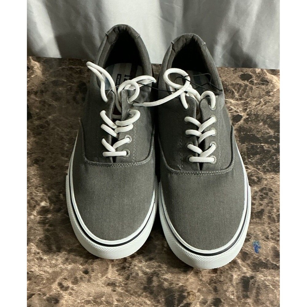 IZOD Men's Size 10 Gray Canvas Sneakers Lace Up Casual Shoes NIB